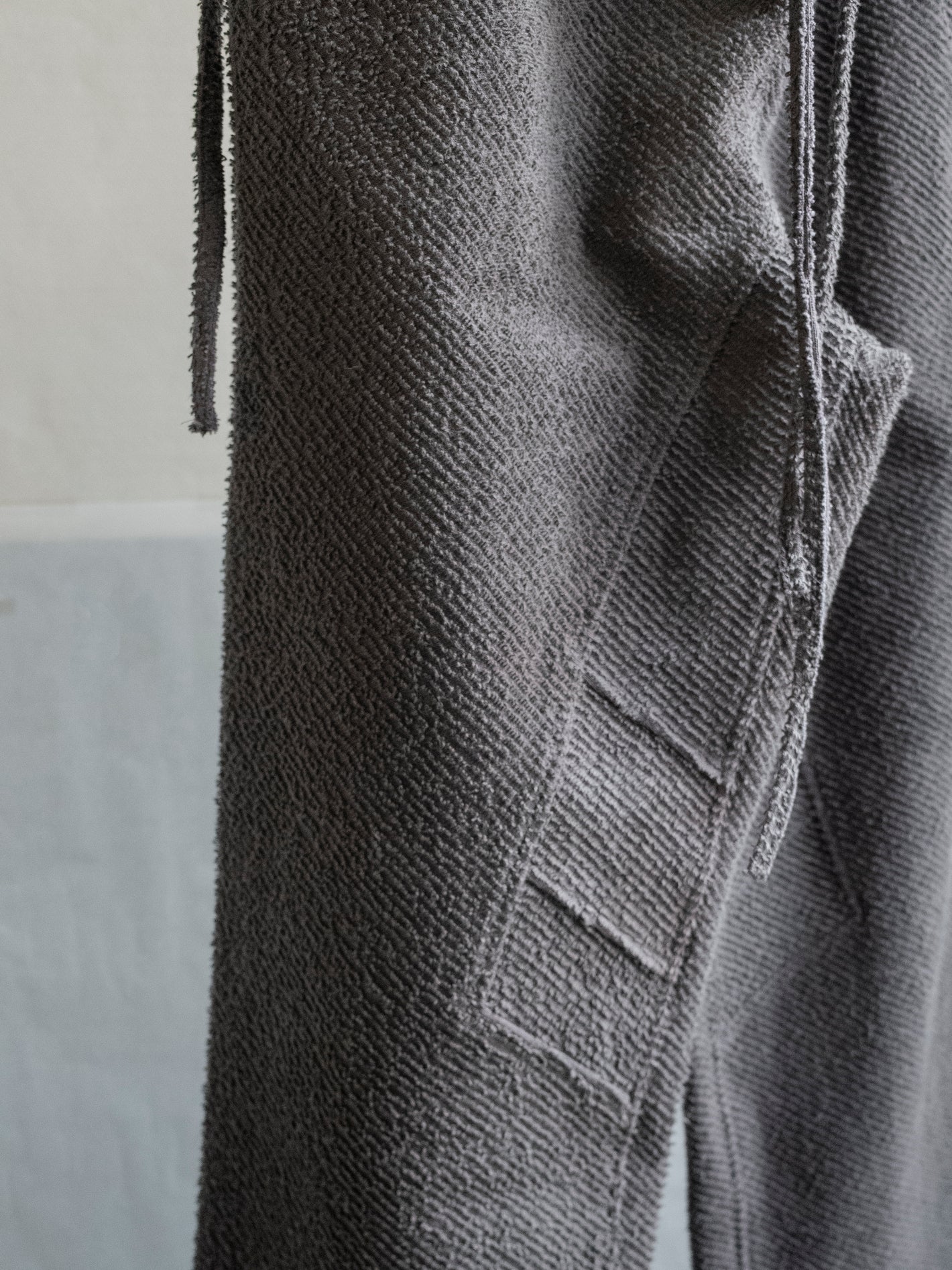 blackmerle_fw24_collection_ruggedsweatpants_plumgrey