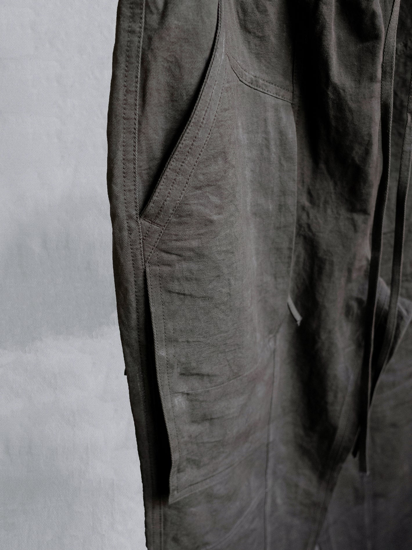 blackmerle_fw24_fatiguedrawstringpants_slabkhaki