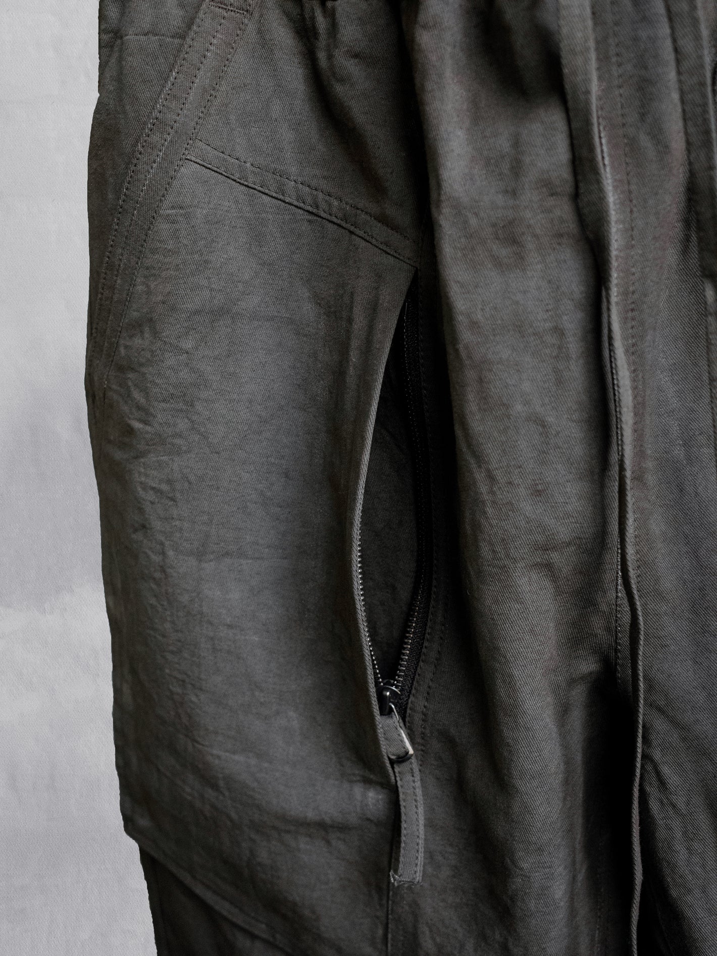 blackmerle_fw24_fatiguedrawstringpants_slabkhaki