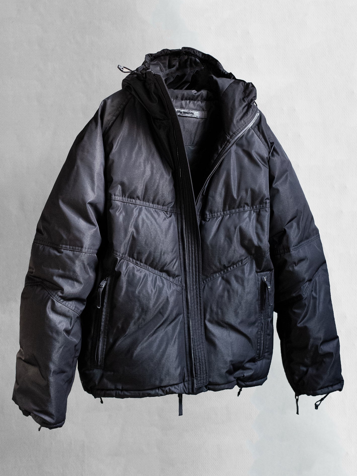 blackmerle_fw24_goosedownjacket_metalgrey